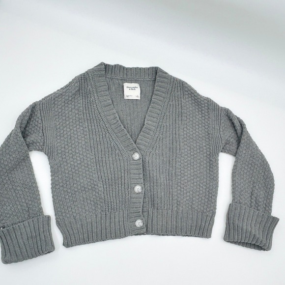 Abercrombie & Fitch Gray Chunky Knit Cropped Cardigan V Neck Button Sweater - Picture 2 of 12